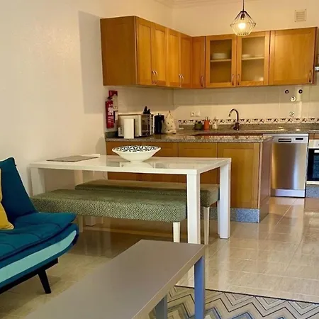 1 Bed - Sleeps 4 - 5 Min - Pool - Aircon דירה Armação de Pêra