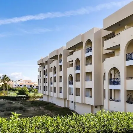 1 Bed - Sleeps 4 - 5 Min - Pool - Aircon * Armação de Pêra